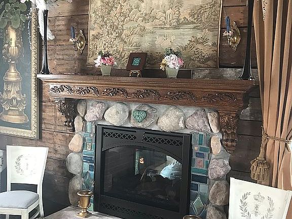 4th image of 533 Saint Clair St