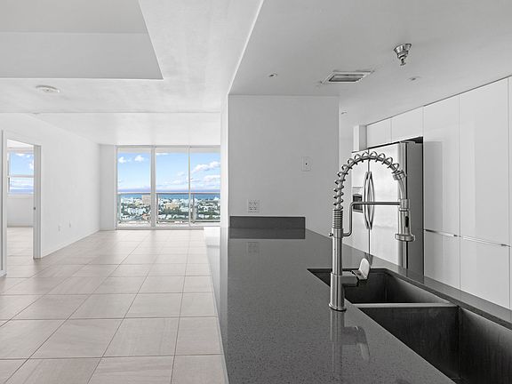 5th image of 650 West Ave #2808Z