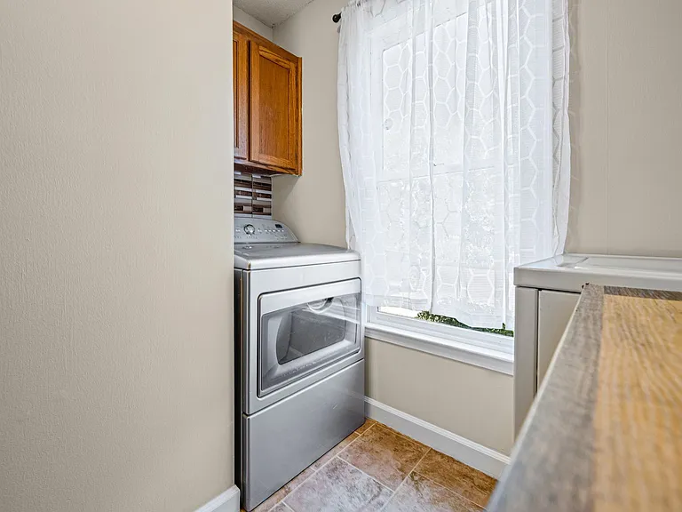 5918 King Charles Ct — Photo 18