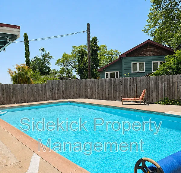 730 Orange Dr — Photo 32