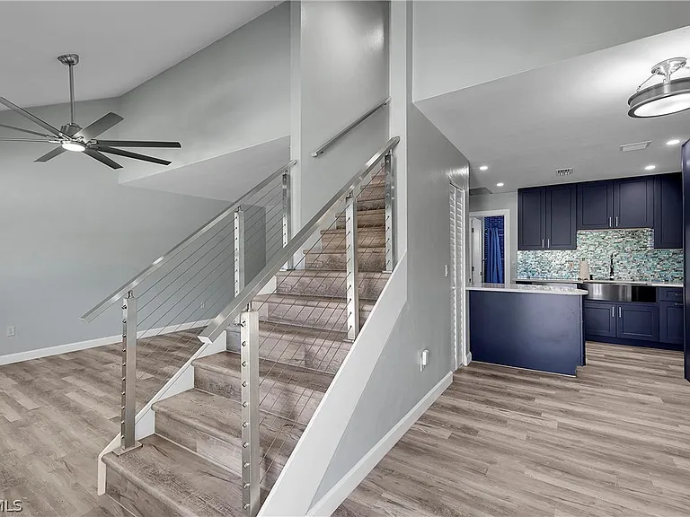 958 Indiana Ave — Photo 3