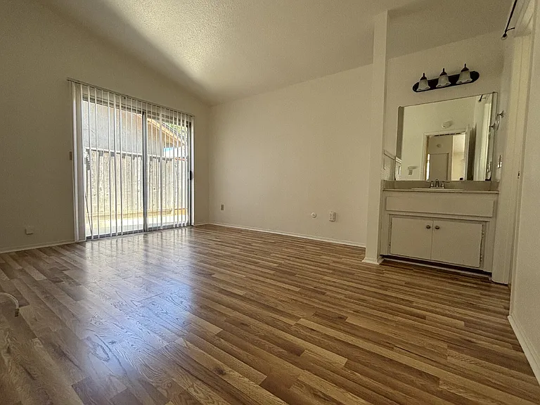 3805 Monteview Dr — Photo 10