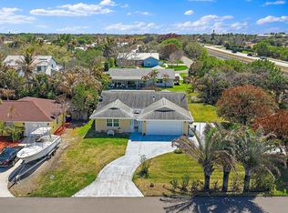 7954 SE Carlton Street E, Hobe Sound, FL 33455