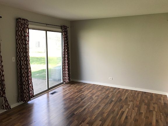 2nd image of 2687 Waterford Ct