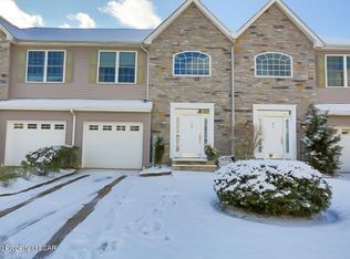 8 Marina Dr, Harveys Lake, PA 18618