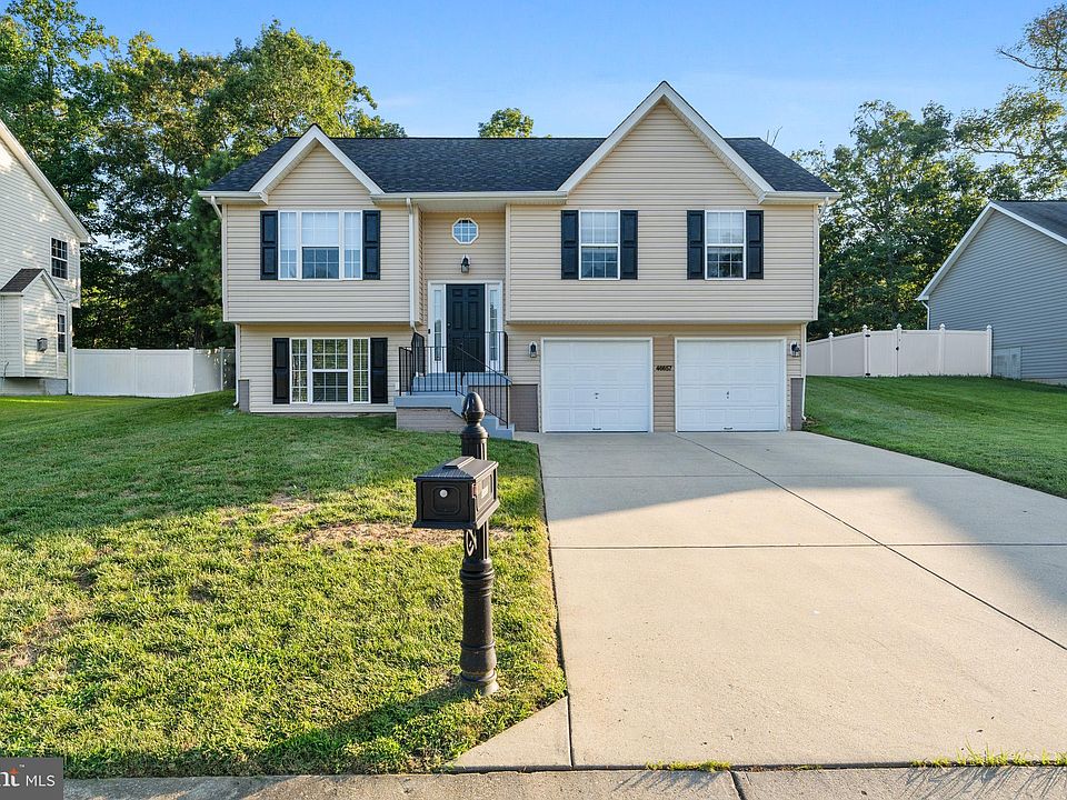 1st image of 46657 Robert Leon Dr