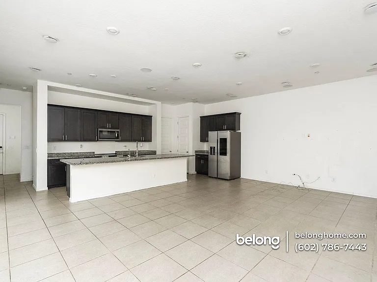 221 E Balsam Dr — Photo 12