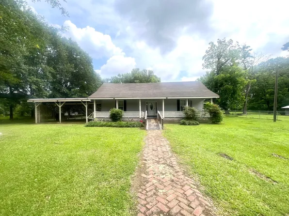 304 E Church St, Duck Hill, MS 38925