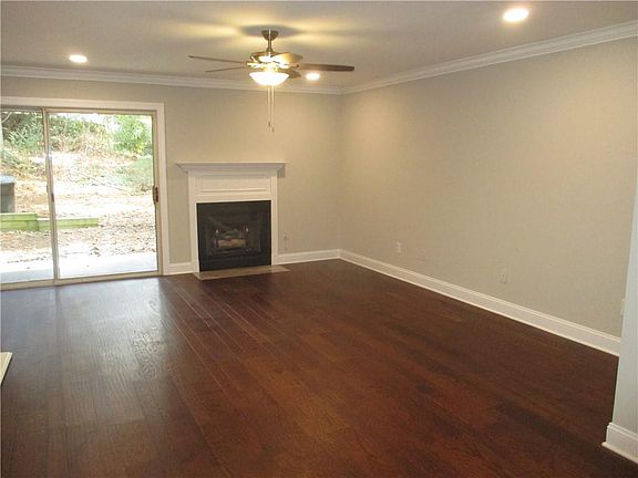 4th image of 105 Fair Haven Way SE