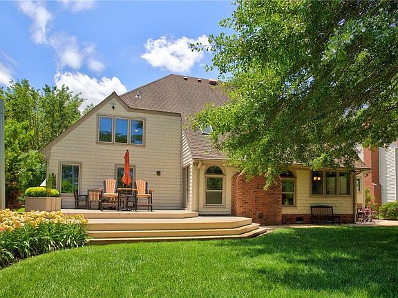 4th image of 1006 Seville Dr