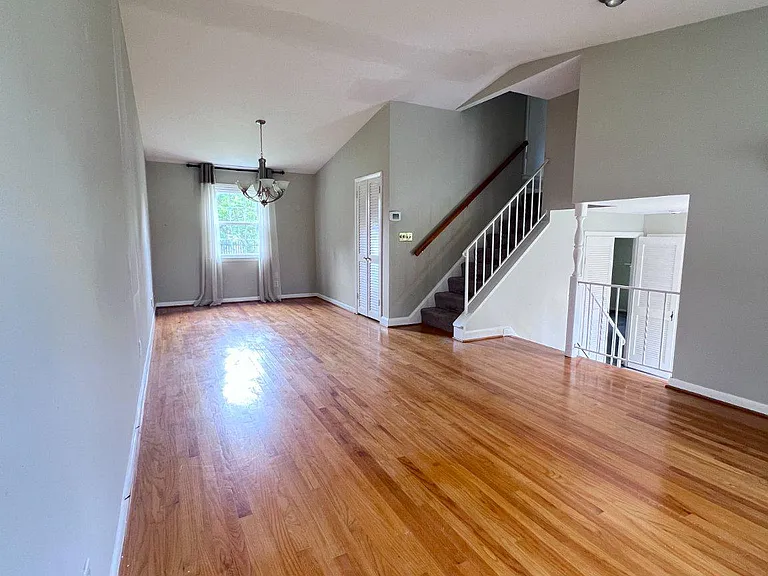 8407 Thornton Rd — Photo 7