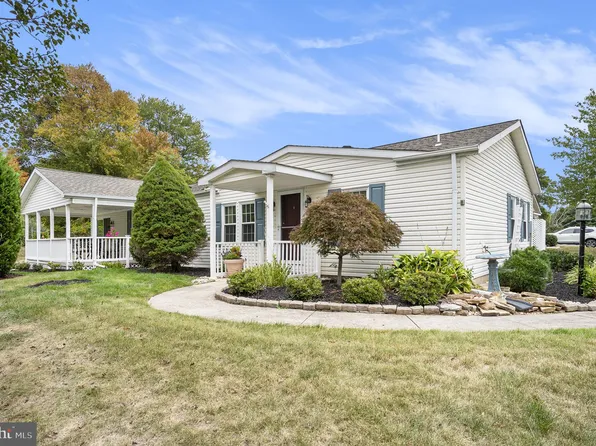 625 Silverwind Ct W #W, New Hope, PA 18938