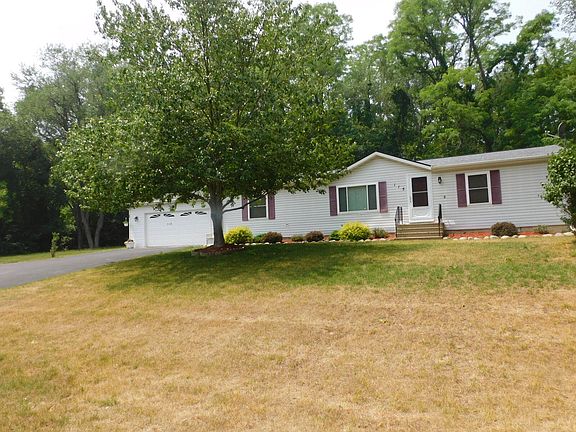 2nd image of 115 Lakeway Dr