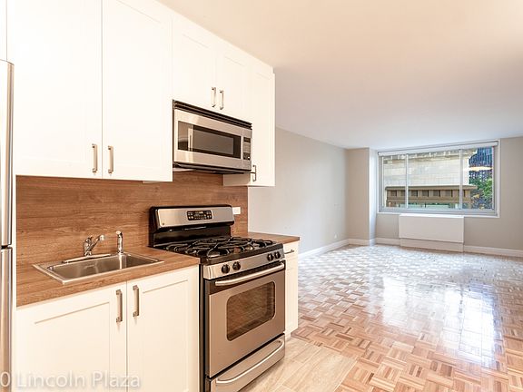 4th image of 30 W 63rd St APT 3G