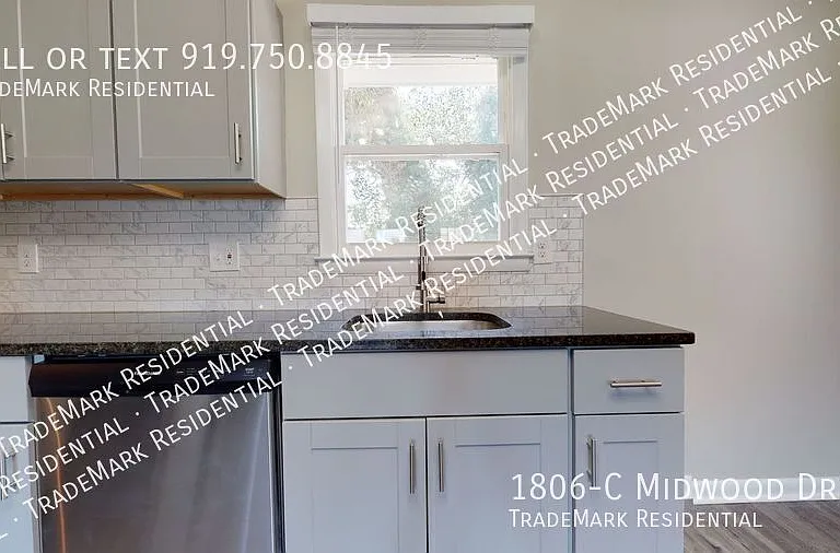 1806C Midwood Dr — Photo 6