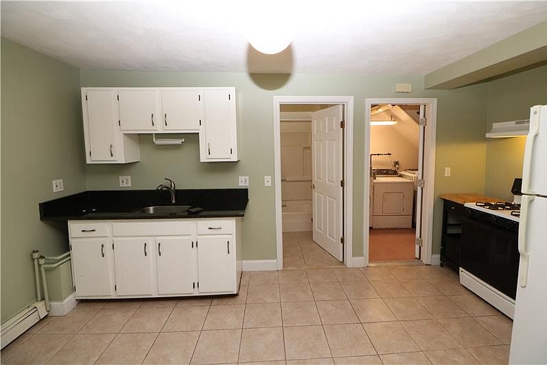 2nd image of 72 Pearl Ave #B