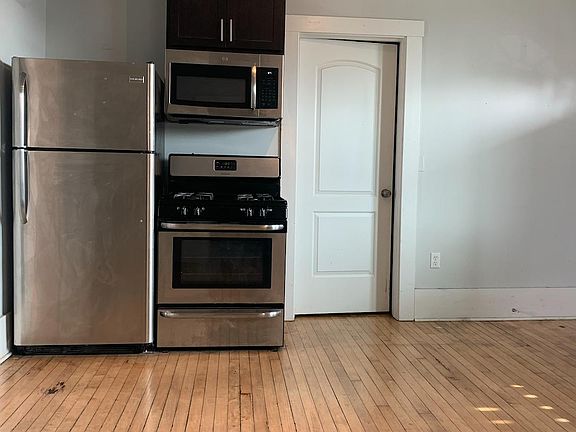 2nd image of 2609 W Wabansia Ave #2