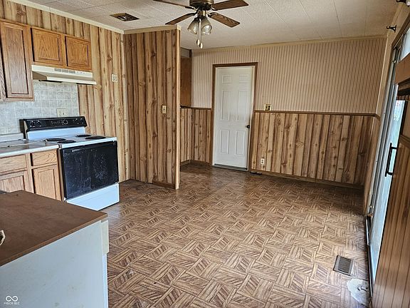 5th image of 501 Walsh Ct