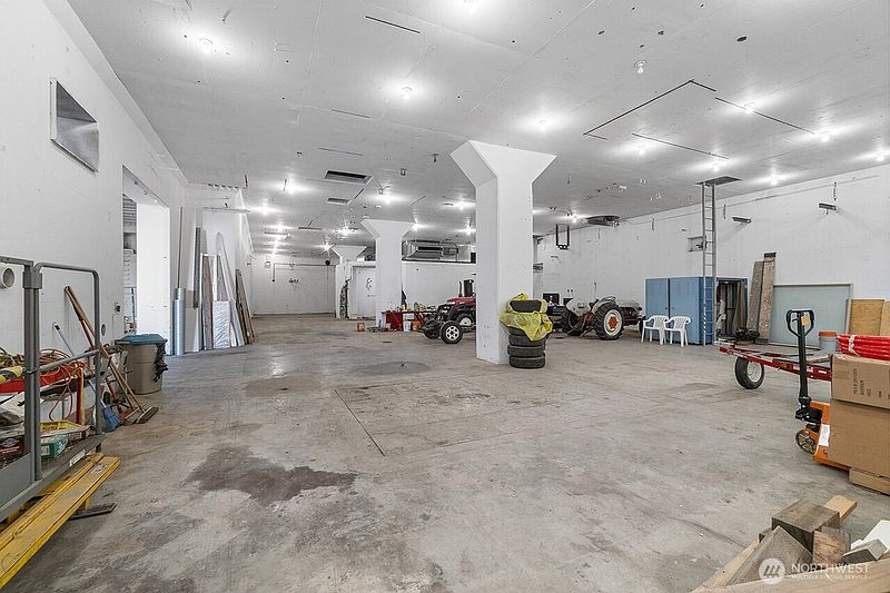 18th image of 50342 Brown Rd E