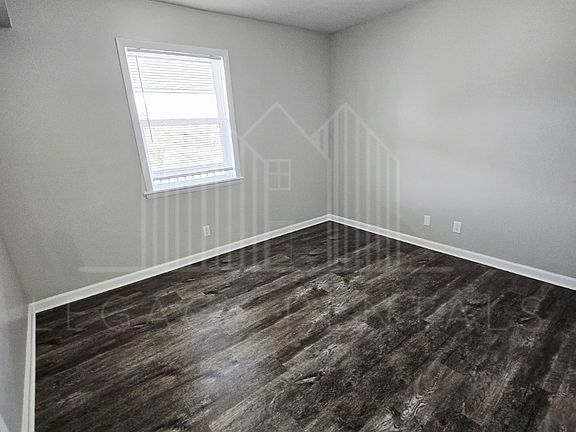3rd image of 107 Robbins Dr #8