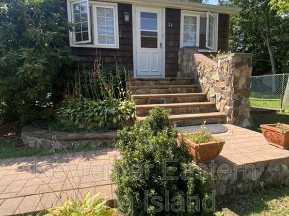 24 Laurelton Ave