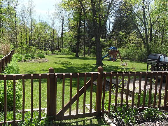 2nd image of 14842 Overlook Dr