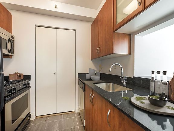 4th image of 222 E 34th St APT 2218