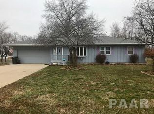 2706 Deveron Cir, Pekin, IL 61554