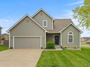 1419 Briarwood Ct, Eudora, KS 66025