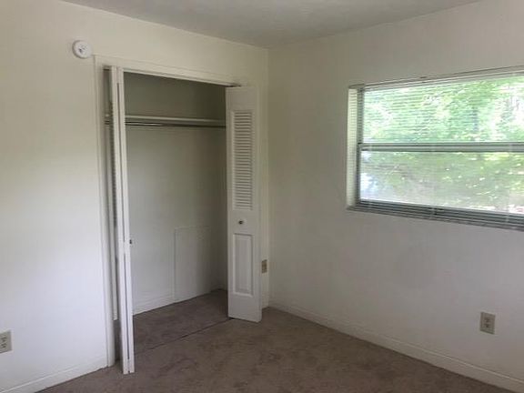 5th image of 147 NE Monroe Cir N APT 8