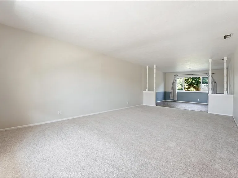 1163 N Lincoln St — Photo 5