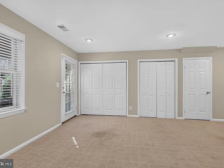 341 S Pickett St — Photo 42