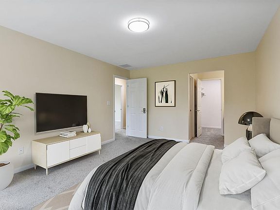4th image of 5050 Spinnaker Ln Unit C