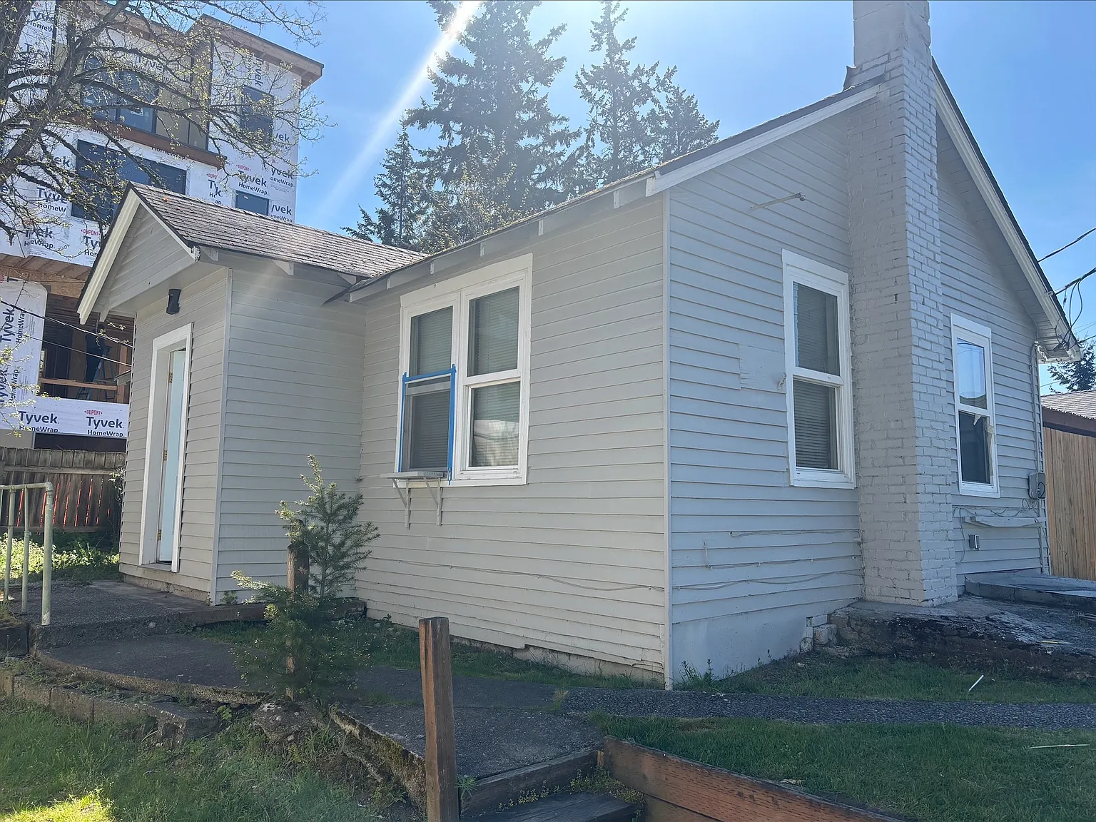 NE 182nd St, Kenmore — Photo 1
