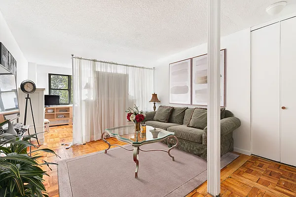 Sold by Compass | media 2