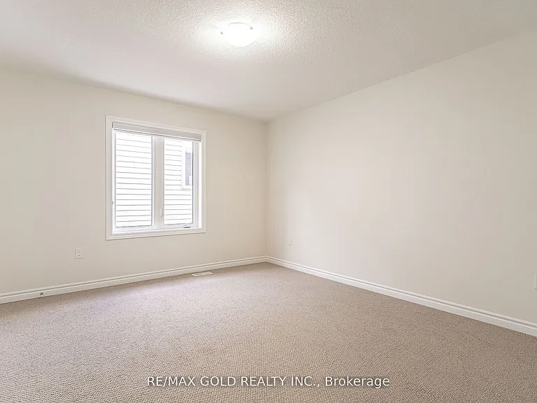 33 Gilham Way — Photo 36