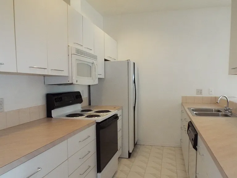 3275 Fuhrman Ave E #202 — Photo 9