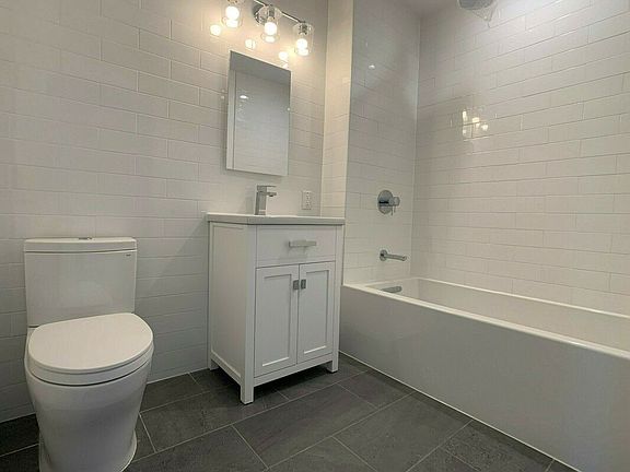 3rd image of 185 Van Buren St #4