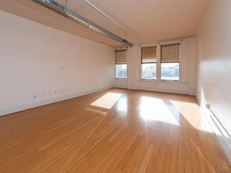 18 E 4th St #501 — Photo 3
