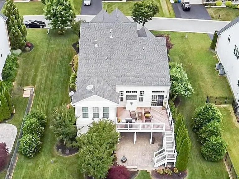 714 Monarchos Dr — Photo 18