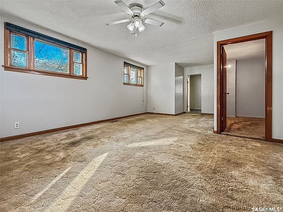 4th image of 206 6th Avenue NW