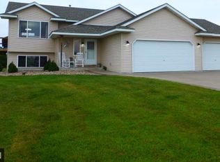 1421 143rd St, New Richmond, WI 54017