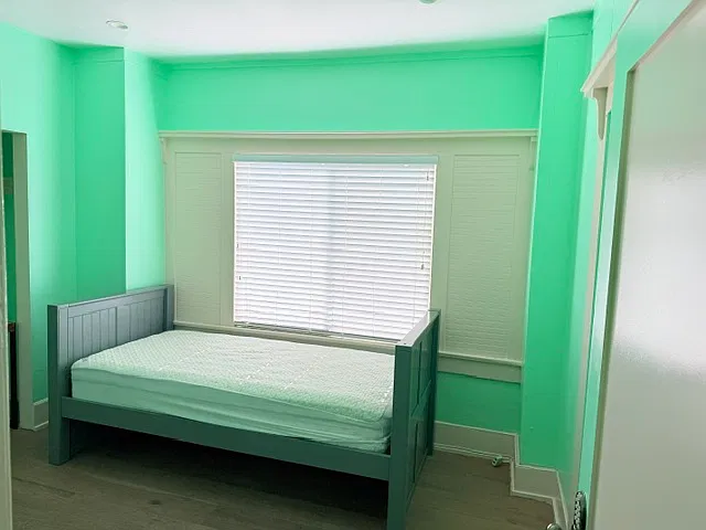 12 bed, 5800 sqft, $950 — Photo 3