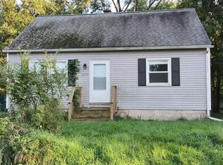 1319 E Hillcrest St, Lansing, MI 48910