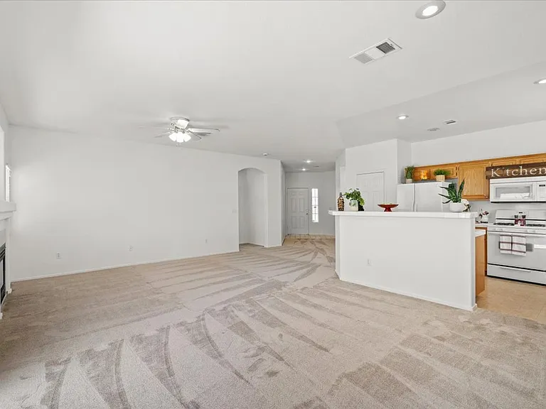 3213 Carbondale St — Photo 14