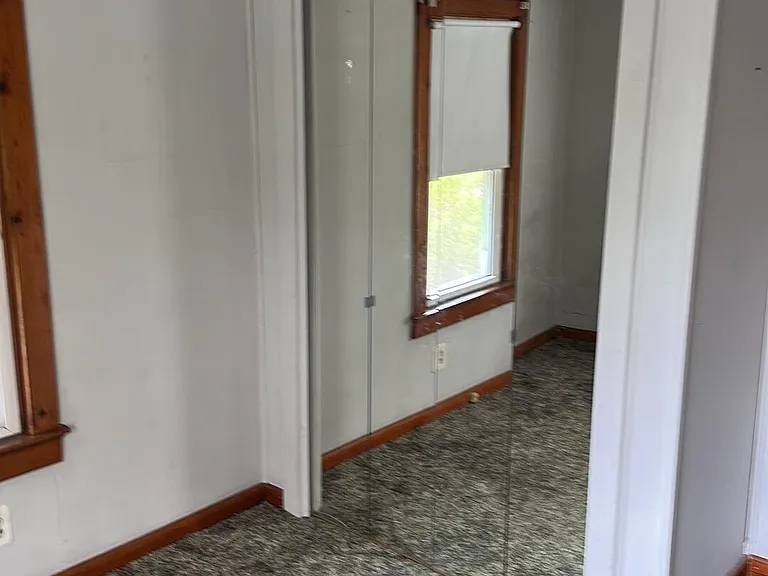 31 Maple St — Photo 12