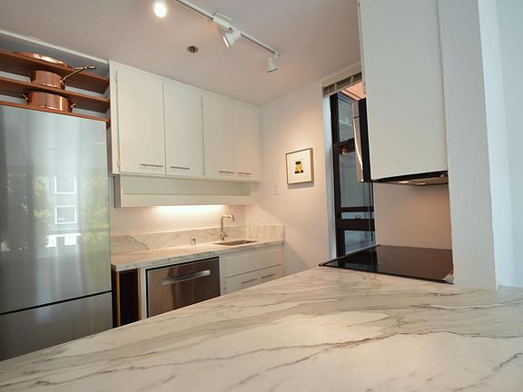 5th image of 455 Vallejo St APT 209