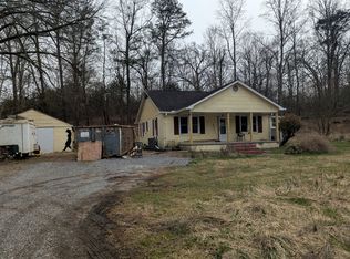 8922 Three Points Rd, Mascot, TN 37806