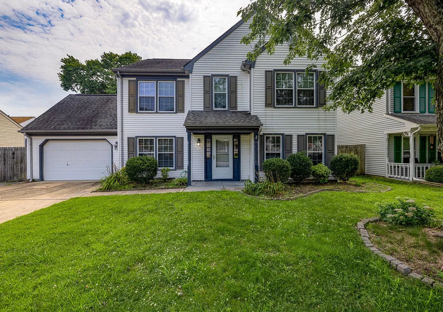 Comfortable 2-story, 4 bedroom, 2.5 bathroom home available in Hunt Club Forest in Virginia Beach! — Photo 1