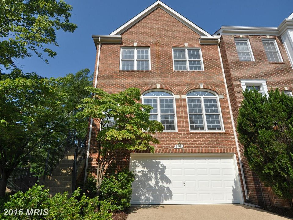 1st image of 2716 Earls Ct